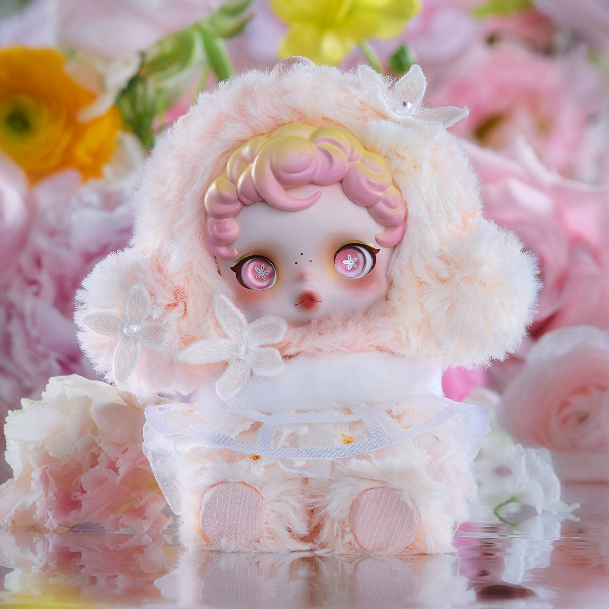 SKULLPANDA L'impressionnisme Series plush figure in soft white and pink tones surrounded by delicate flowers, featuring PVC facial details and fluffy plush body with dreamy impressionist styling.