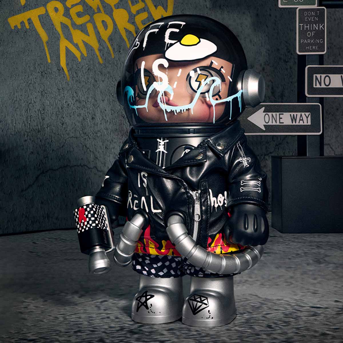 MEGA SPACE MOLLY 400% Trevor Andrew